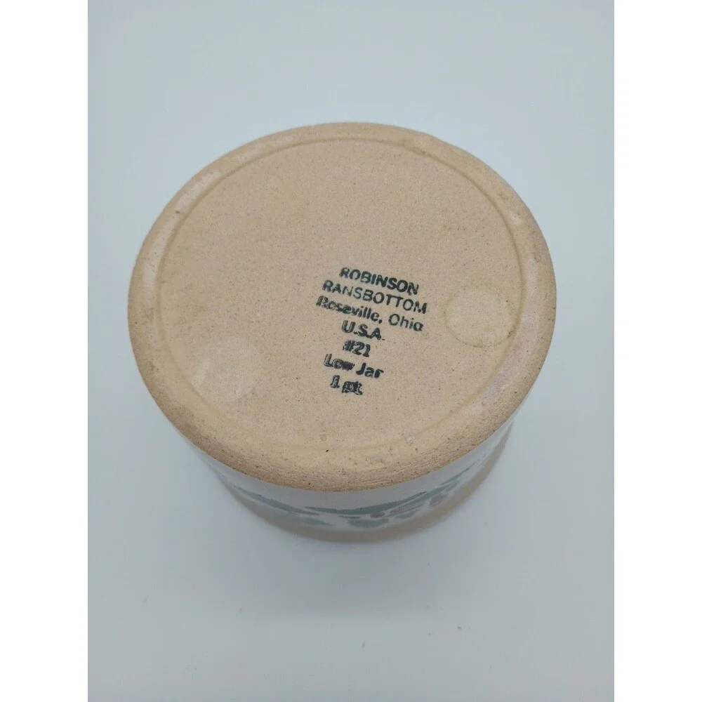 RRP/Robinson Ransbottom Pottery Co. 1 Pint Low Crock Barn Farm Scene Silo